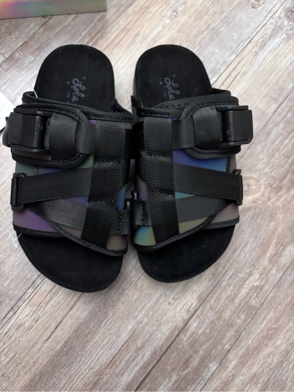 Lola + The Boys Black hologram girls slides